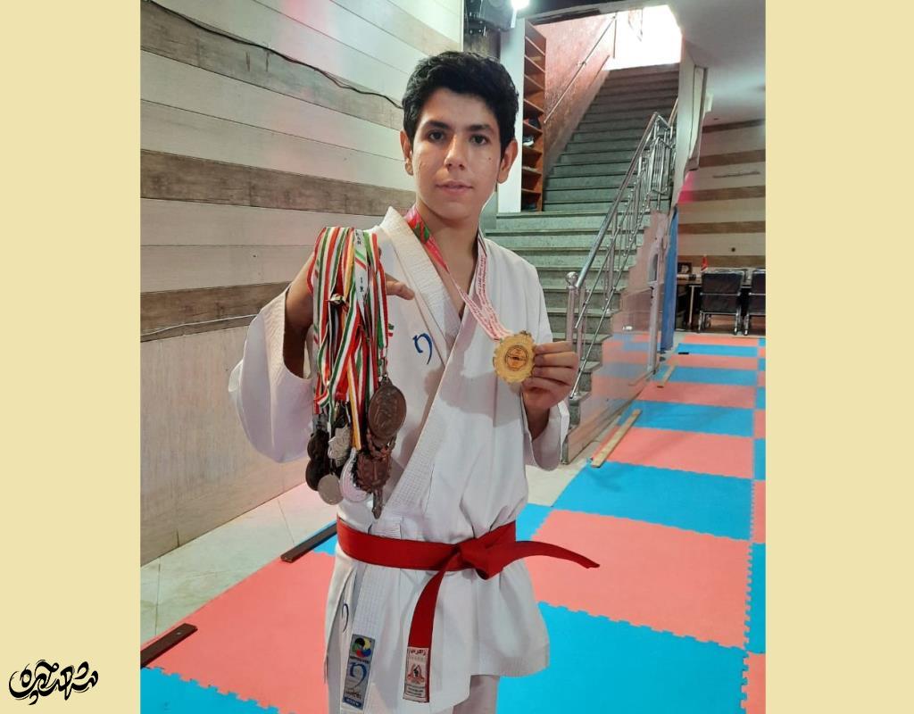 محمد صادق صدرالحافظین 27مدال رنگارنگ در ورزش کاراته دارد