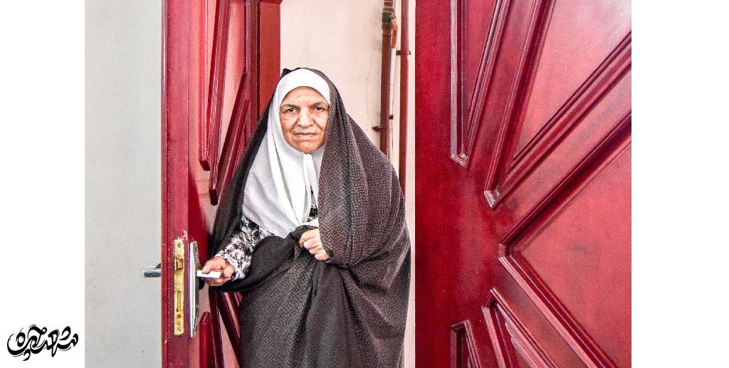حکایت زندگی یک زن روستایی از کشف حجاب رضاخان تا دیدار امام 