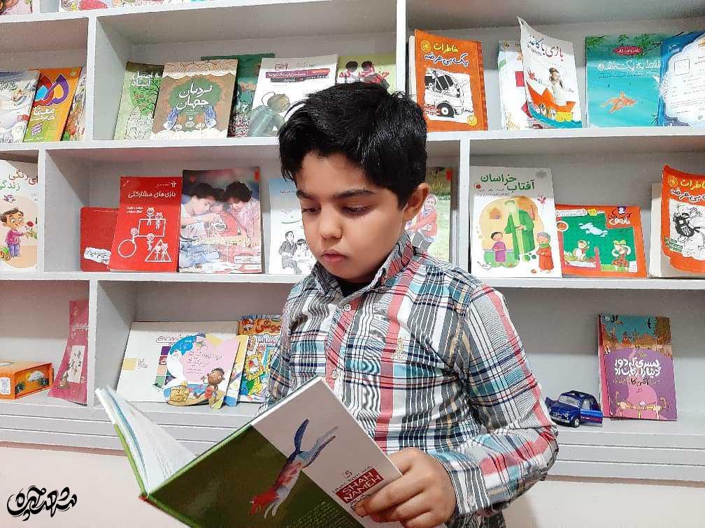 کتابخوان 10 ساله محله کلاهدوز در یک سال 38 هزار صفحه خوانده است