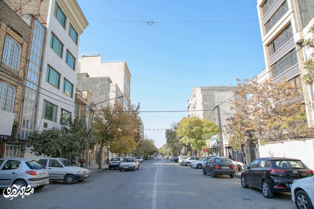 در حال و هوای قدیم خیابان امام رضا