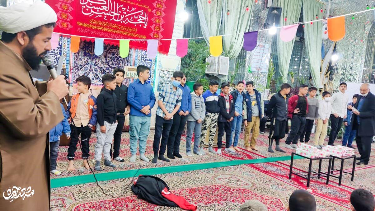 حجت‌الاسلام محسن پاکدامن کودکان را جذب مسجد کرد