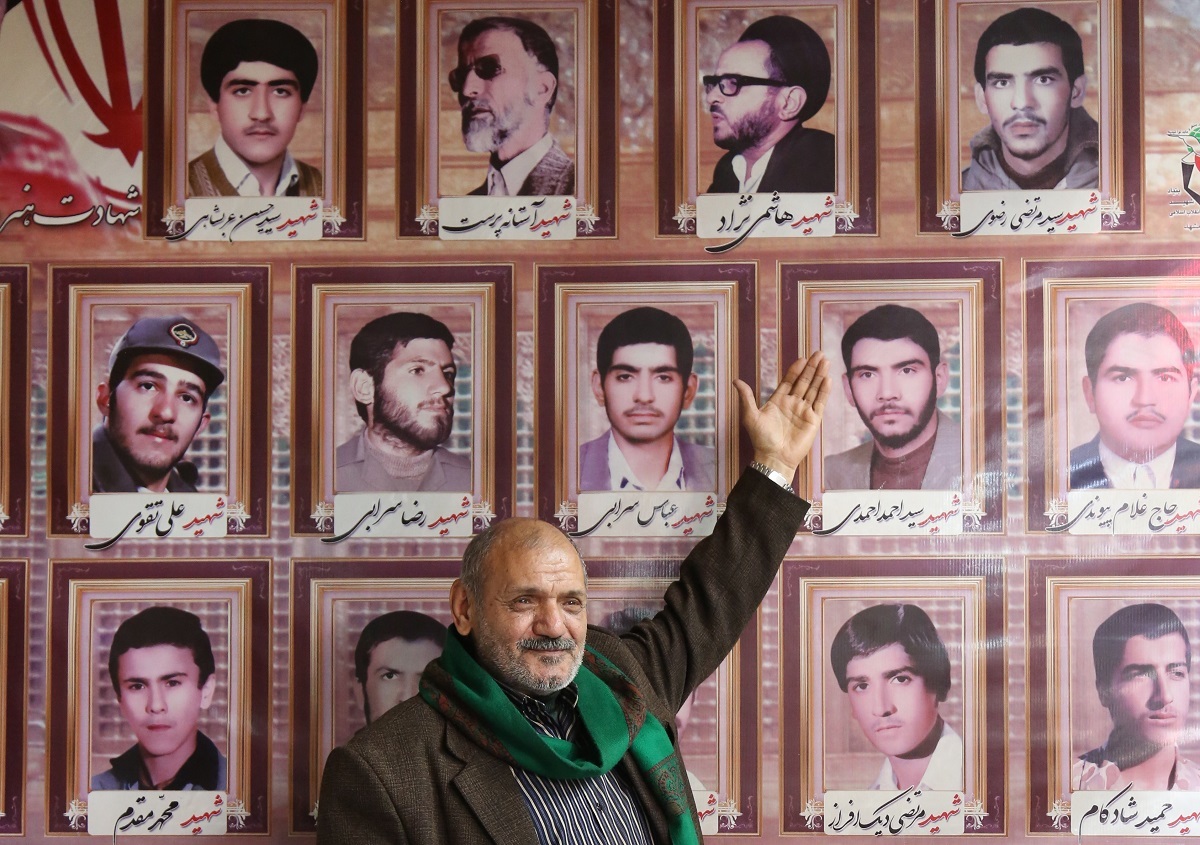 زمان خریدن برای شهید هاشمینژاد با انداختن دوچرخه زیرپای ساواکیها زمان خریدن برای شهید هاشمینژاد با انداختن دوچرخه زیرپای ساواکیها