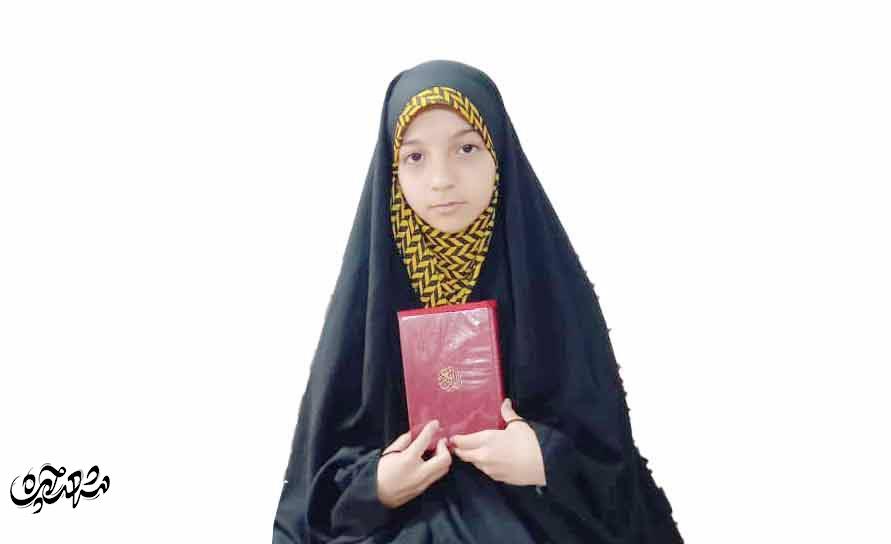 نوجوان حافظ کل قرآن، آرزوی مادرش را برآورده کرد