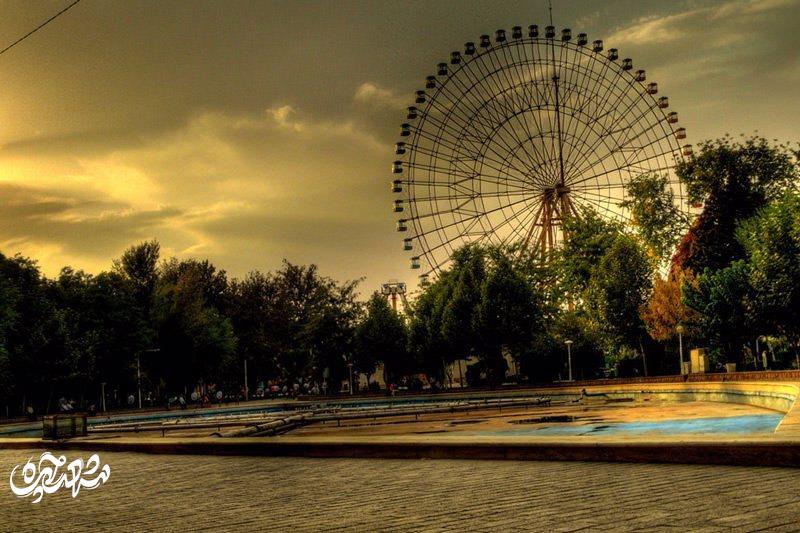 چرخش چرخ و فلک در تاریخ شهربازی‌های مشهد