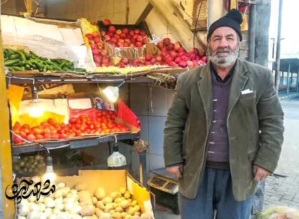 میوه‌فروش خیابان هاشمی‌نژاد هوای مسافران مشهد‌الرضا(ع) را دارد