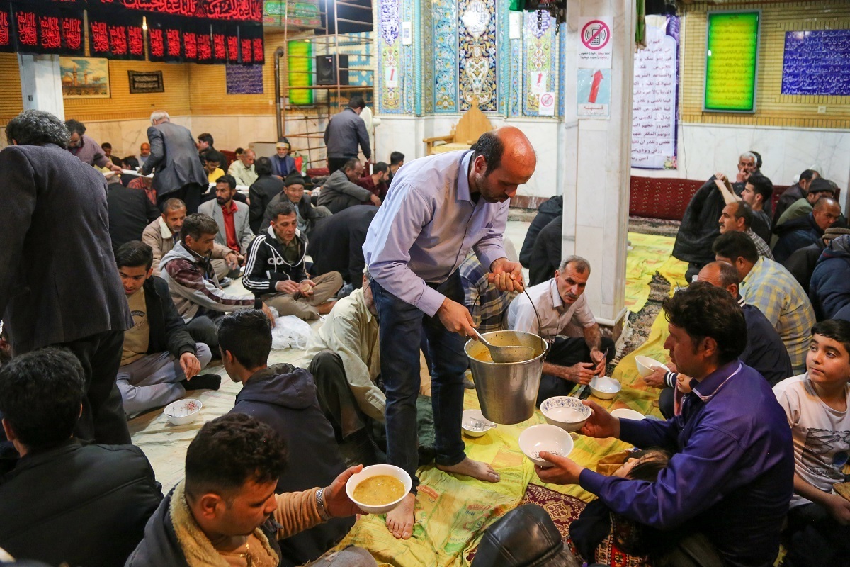 ۲۱ سال افطاری پربرکت در حسینیه طفلان مسلم