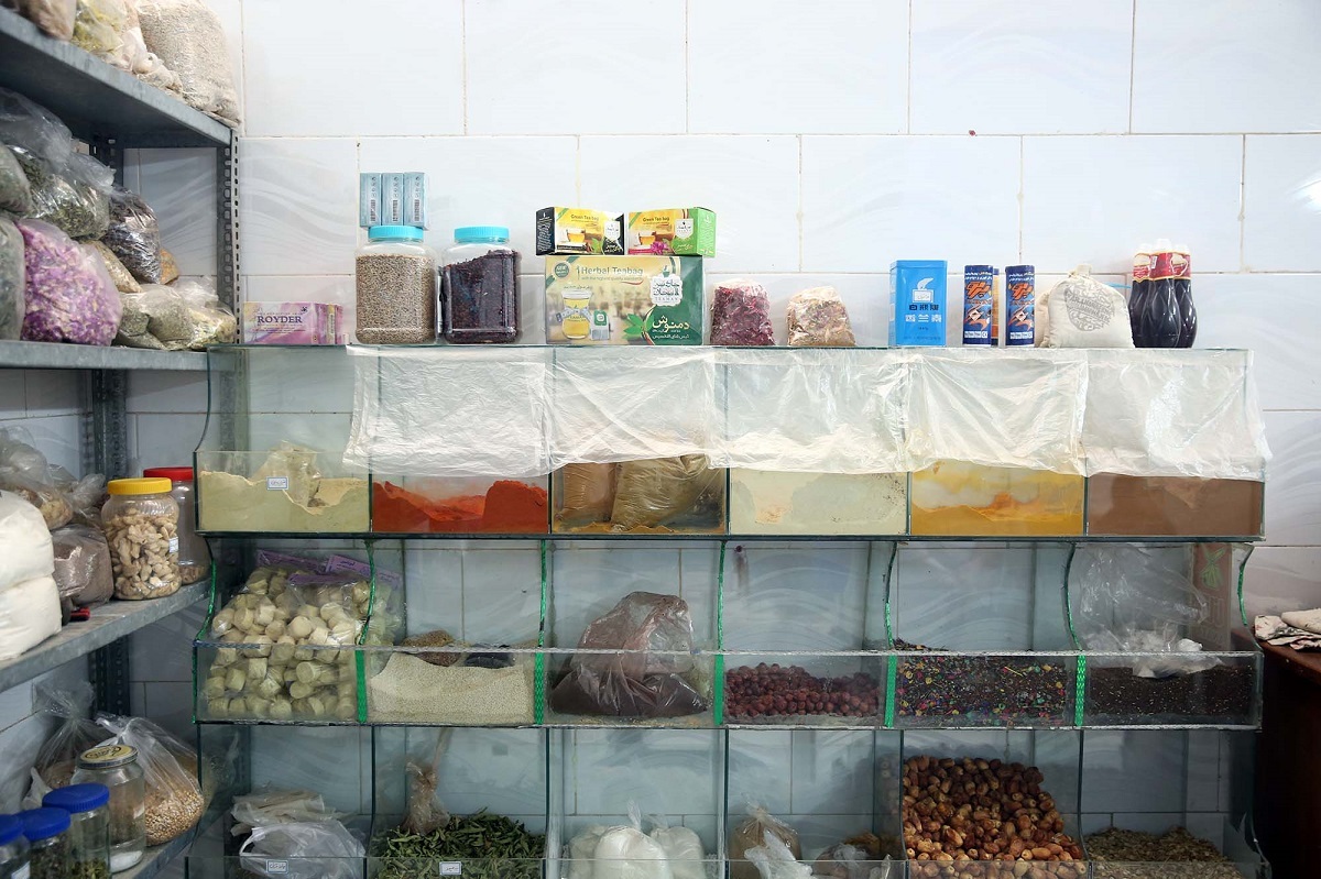 جلال سلطانی متخصص طب سنتی و اسلامی است