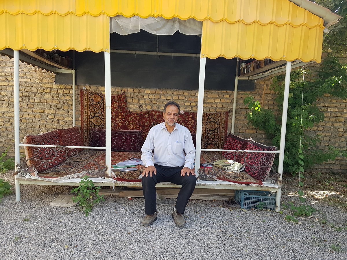 علی نصیری، جانباز محله چهاربرج با کوهنوردی عصا را کنار گذاشت