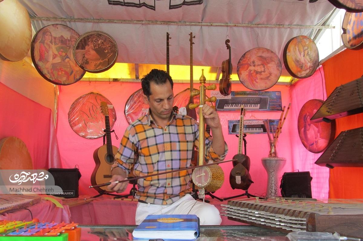 رمضان معمر ۲۹ سال از ۳۰ سال هرکاره‌سازی‌اش را به عشق فردوسی و در جوار مقبره وی گذرانده است