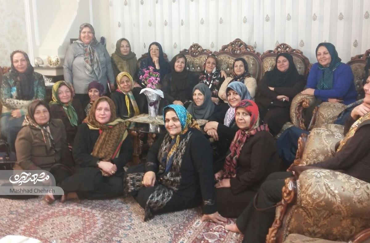 مادران این دورهمی بعد از ۴۰ سال یکدیگر را پیدا کرده اند