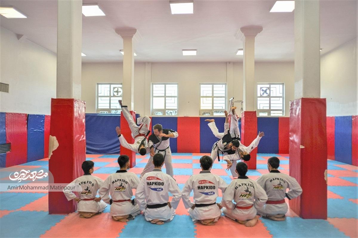 تلاشگرا ن کوچک و مدالآوران بزرگ تلاشگرا ن کوچک و مدالآوران بزرگ