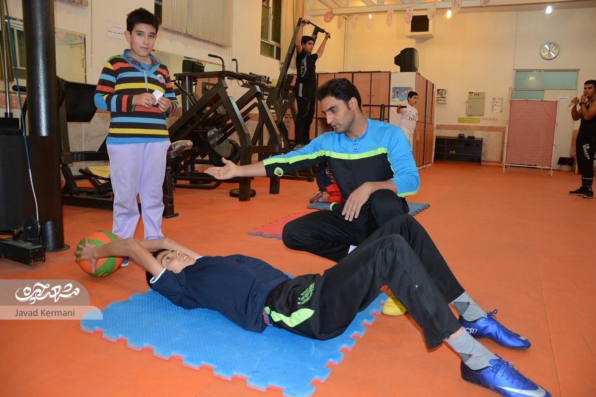 امین عصمت‌پناه، روش متفاوتی را در معلمی ورزش پیش گرفته است