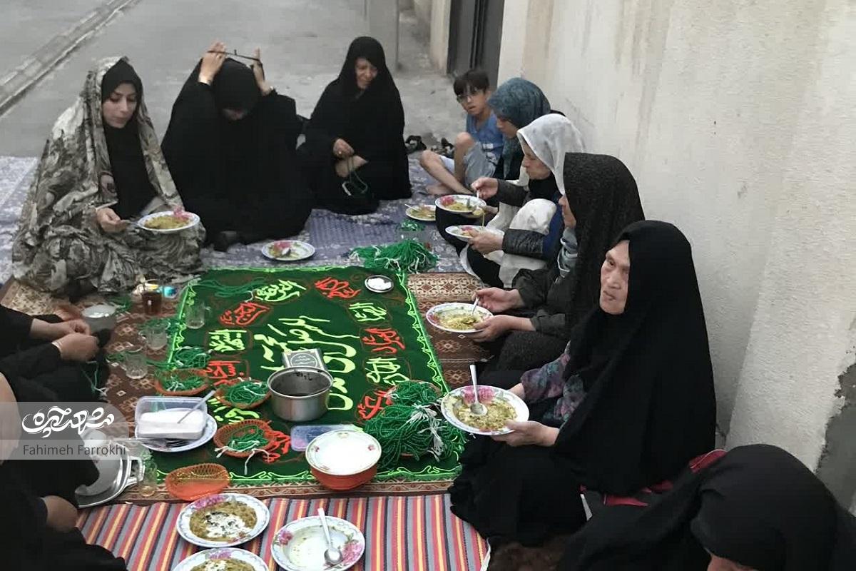 جمع خوبان در یک کوچه