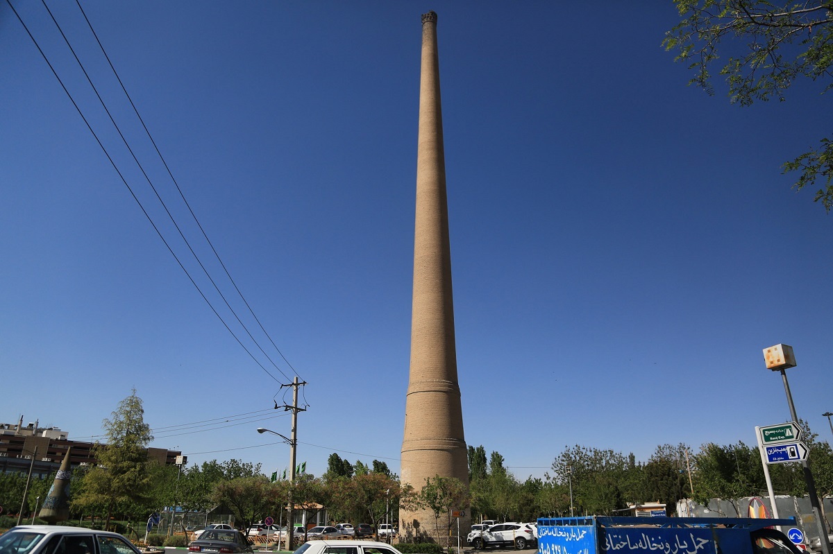 خیابان نیازمند تابلو در محله گلشور خیابان نیازمند تابلو در محله گلشور