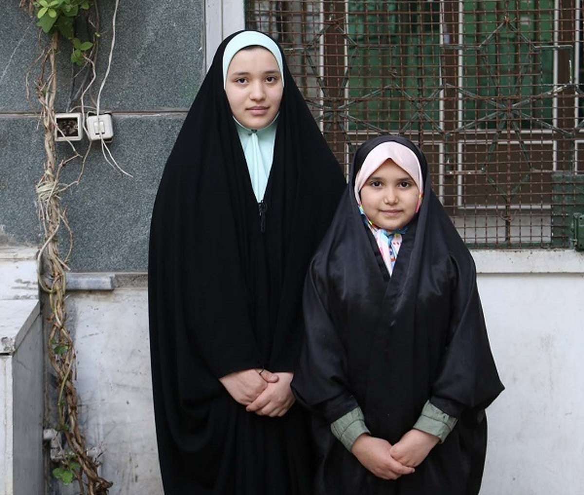 خواهران عسکری حافظان کوچک خانه