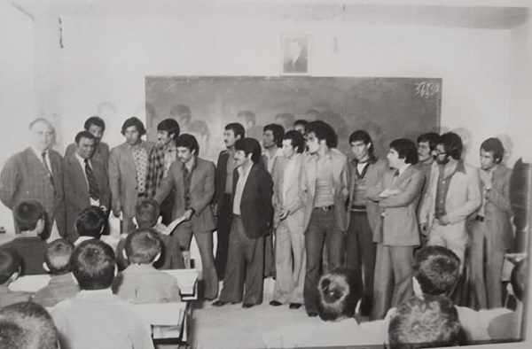 محمد اخوانمهدوی که از دهه ۳۰ معلم شد نقش مهمی در تغییر نظام آموزشی کشور داشت محمد اخوانمهدوی که از دهه ۳۰ معلم شد نقش مهمی در تغییر نظام آموزشی کشور داشت