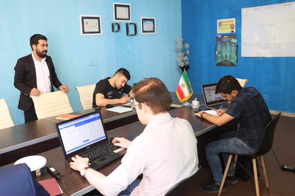 تشکیل نخستین مرکز شتابدهنده در حاشیه شهر مشهد برای توانمندسازی دانشآموزان تشکیل نخستین مرکز شتابدهنده در حاشیه شهر مشهد برای توانمندسازی دانشآموزان
