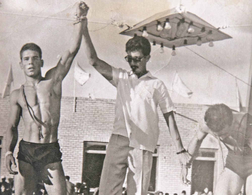 قهرمان کشتی فرنگی جهان کلکسیون افتخارهایش را در موزه شخصی اش نگهداری میکند قهرمان کشتی فرنگی جهان کلکسیون افتخارهایش را در موزه شخصی اش نگهداری میکند
