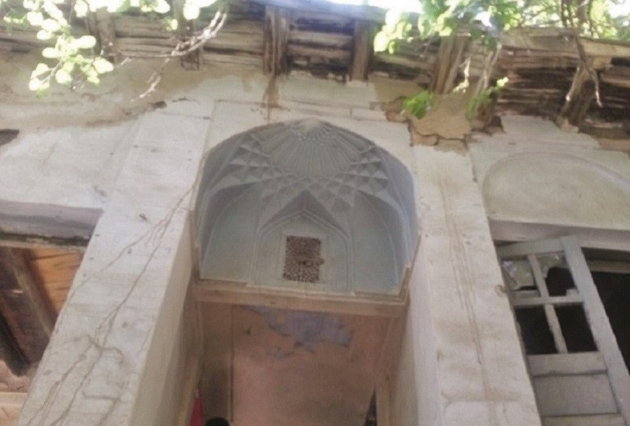 خانۀ نیلی؛ از قلم افتاده