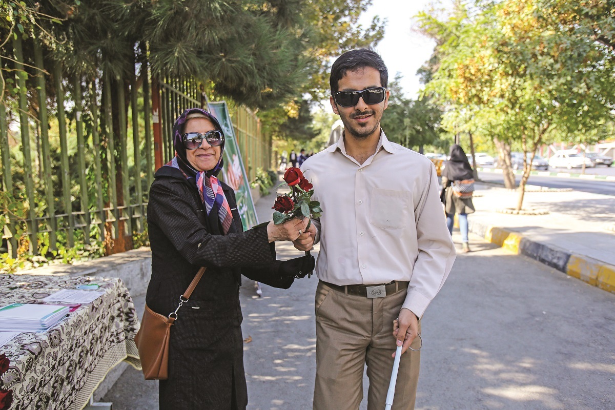 گپ و گفتی با روشندلان مرکز «رؤیای سفید نابینایان» در بولوار صیاد گپ و گفتی با روشندلان مرکز «رؤیای سفید نابینایان» در بولوار صیاد
