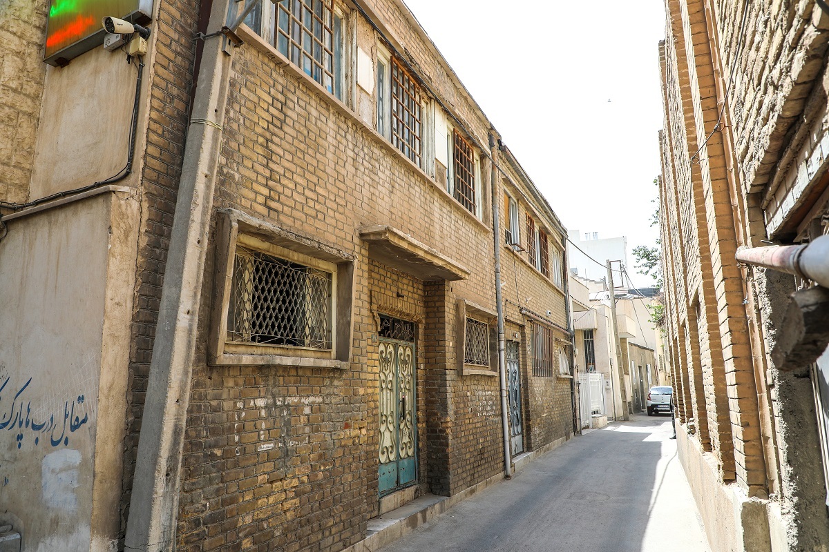 درباره کوچه آخوندخراسانی ۵ که خانه کودکی بسیاری از نامداران مشهد بوده است درباره کوچه آخوندخراسانی ۵ که خانه کودکی بسیاری از نامداران مشهد بوده است