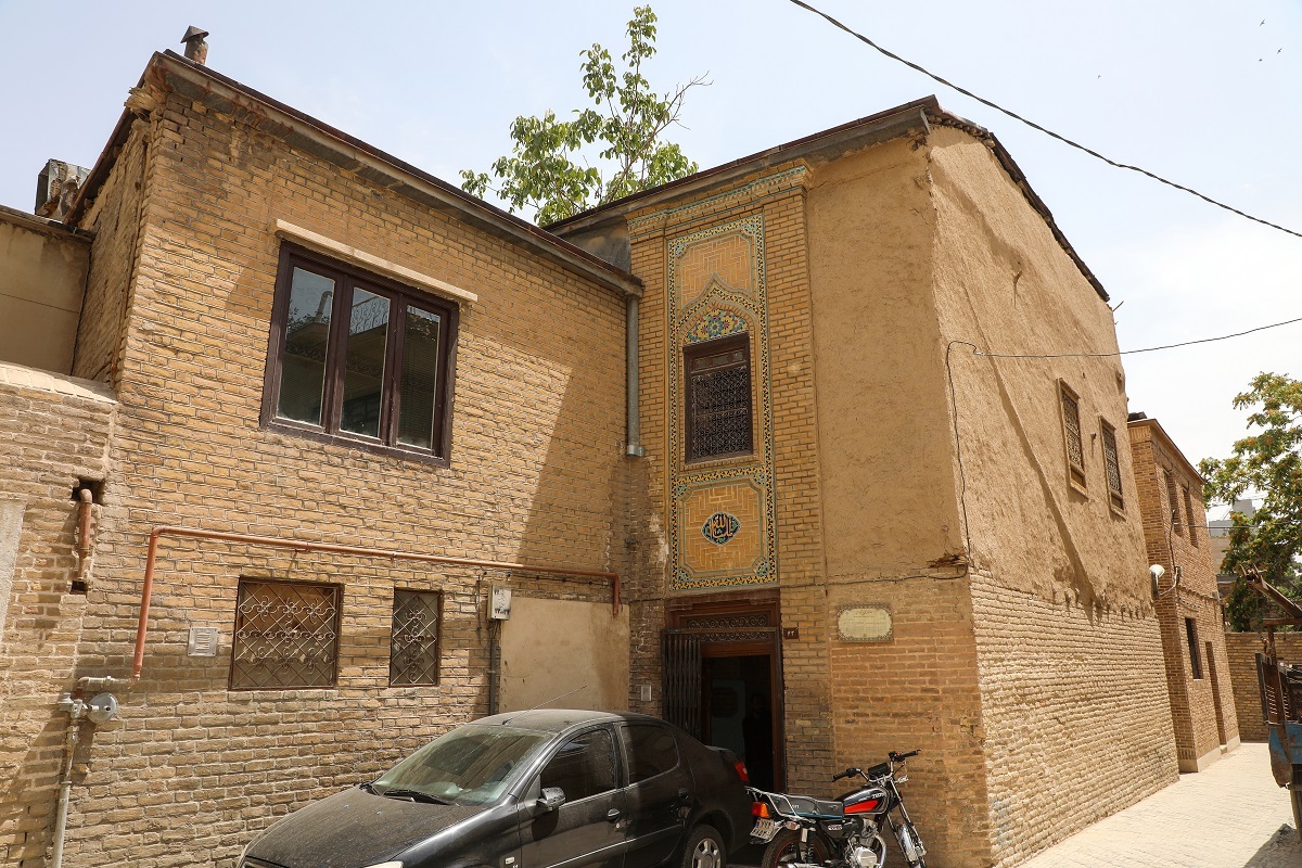 درباره کوچه آخوندخراسانی ۵ که خانه کودکی بسیاری از نامداران مشهد بوده است درباره کوچه آخوندخراسانی ۵ که خانه کودکی بسیاری از نامداران مشهد بوده است
