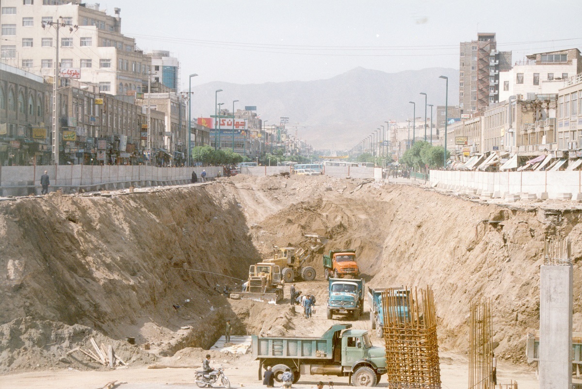 سفر به عمق زمان در ۵۰ متری ضریح سفر به عمق زمان در ۵۰ متری ضریح