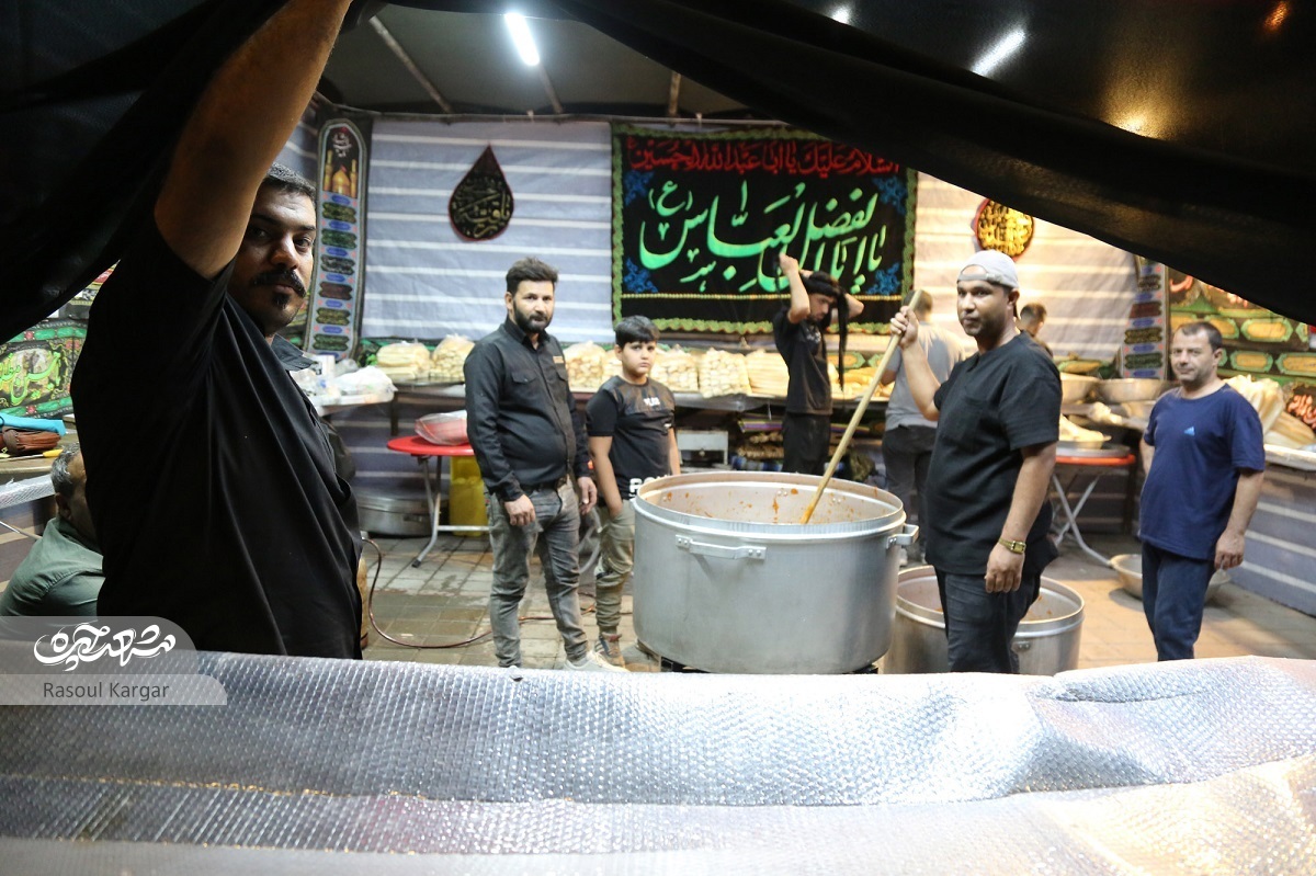 عزاداری با بوی هیزم و عطر چای زغالی و قهوه عربی