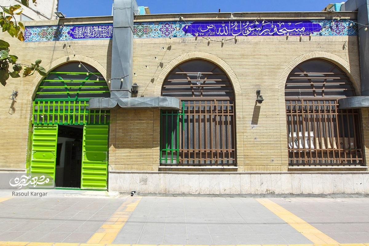 یک دکل، عامل ترافیک یک خیابان در پنجتن یک دکل، عامل ترافیک یک خیابان در پنجتن