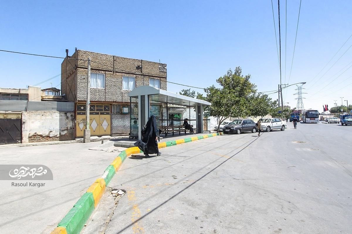یک دکل، عامل ترافیک یک خیابان در پنجتن یک دکل، عامل ترافیک یک خیابان در پنجتن