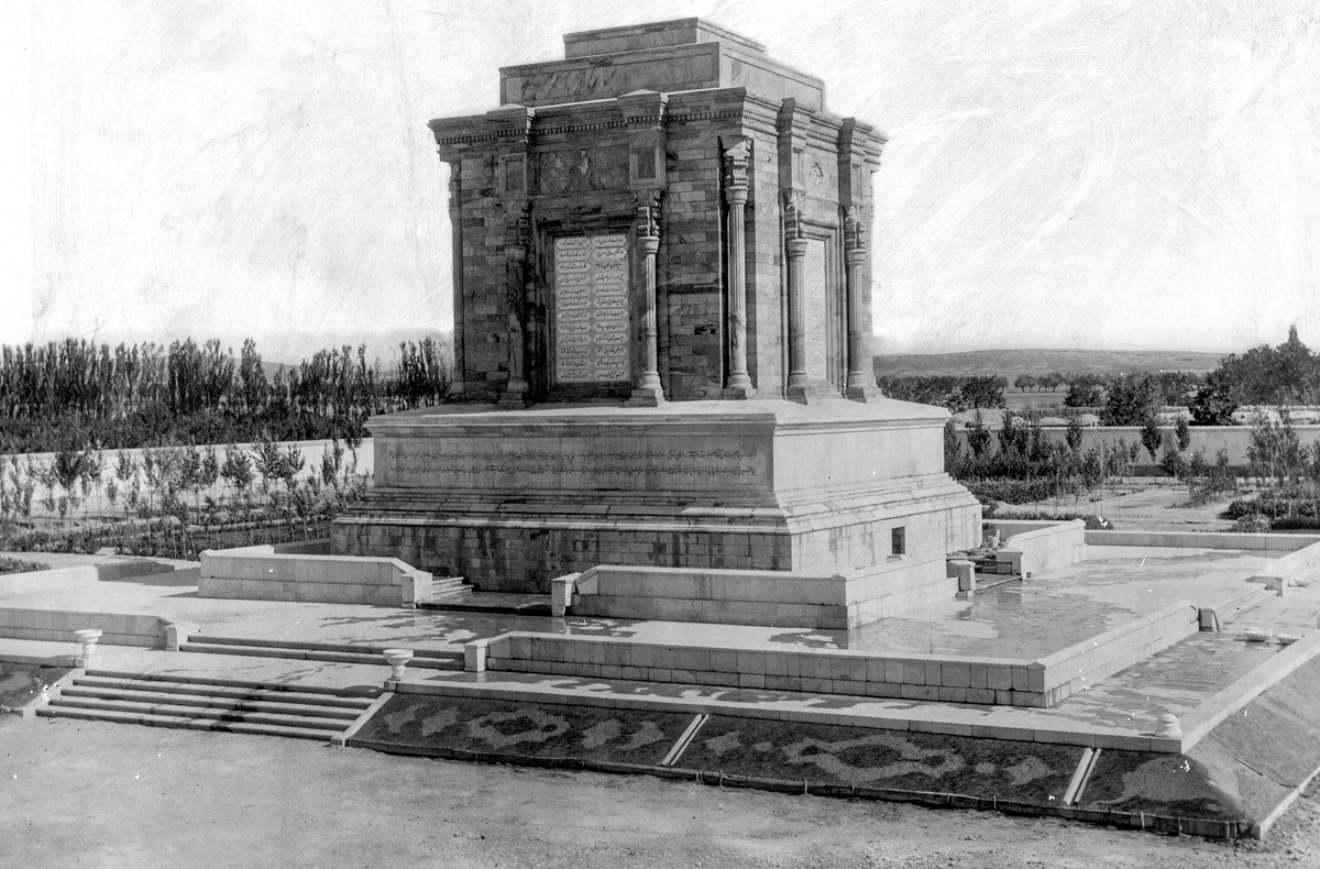 درباره هوشنگ سیحون مرد نخست معماری نوین ایران که با کارنامه درخشانش ماندگار شد درباره هوشنگ سیحون مرد نخست معماری نوین ایران که با کارنامه درخشانش ماندگار شد