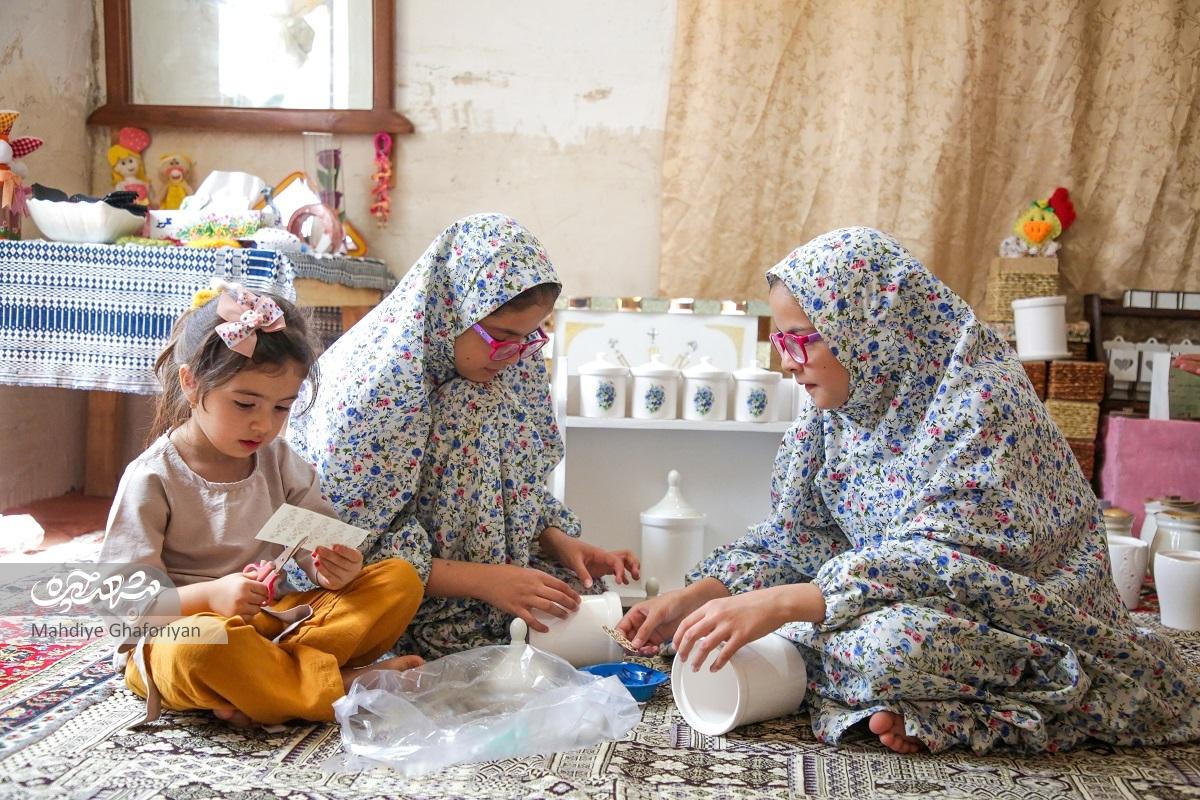 وقتی مشاغل خانگی جایگزین هنرهای اصیل زنان توس می‌شود