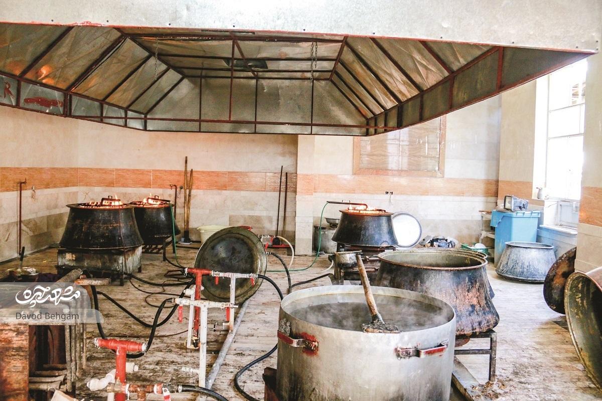 نذر ۶۰ ساله حاج خانم خیابانی در روز چهلوهشتم نذر ۶۰ ساله حاج خانم خیابانی در روز چهلوهشتم