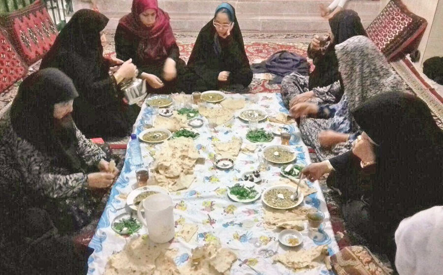 خیریه فاطمه‌الزهرای گلشهر هوای سالمندان محروم محله را دارد
