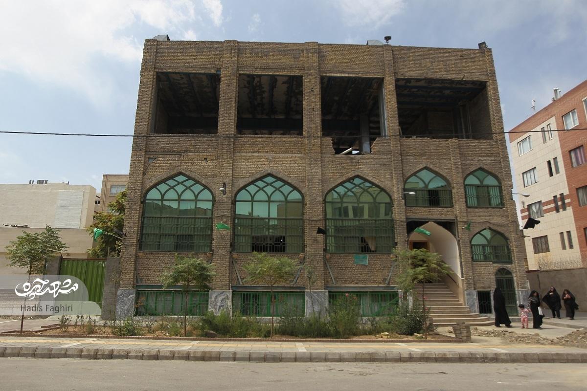 معبری در محاصره زمین‌های رهاشده