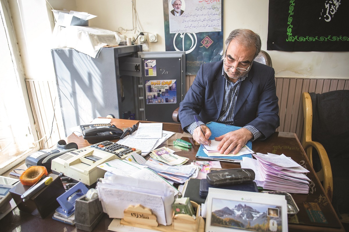 عبادت  به‌جز خدمت خلق نیست