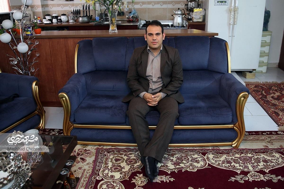 «مرد حلقهای» ایران به عشق شهید جواد جهانی رکوردزنی میکند «مرد حلقهای» ایران به عشق شهید جواد جهانی رکوردزنی میکند
