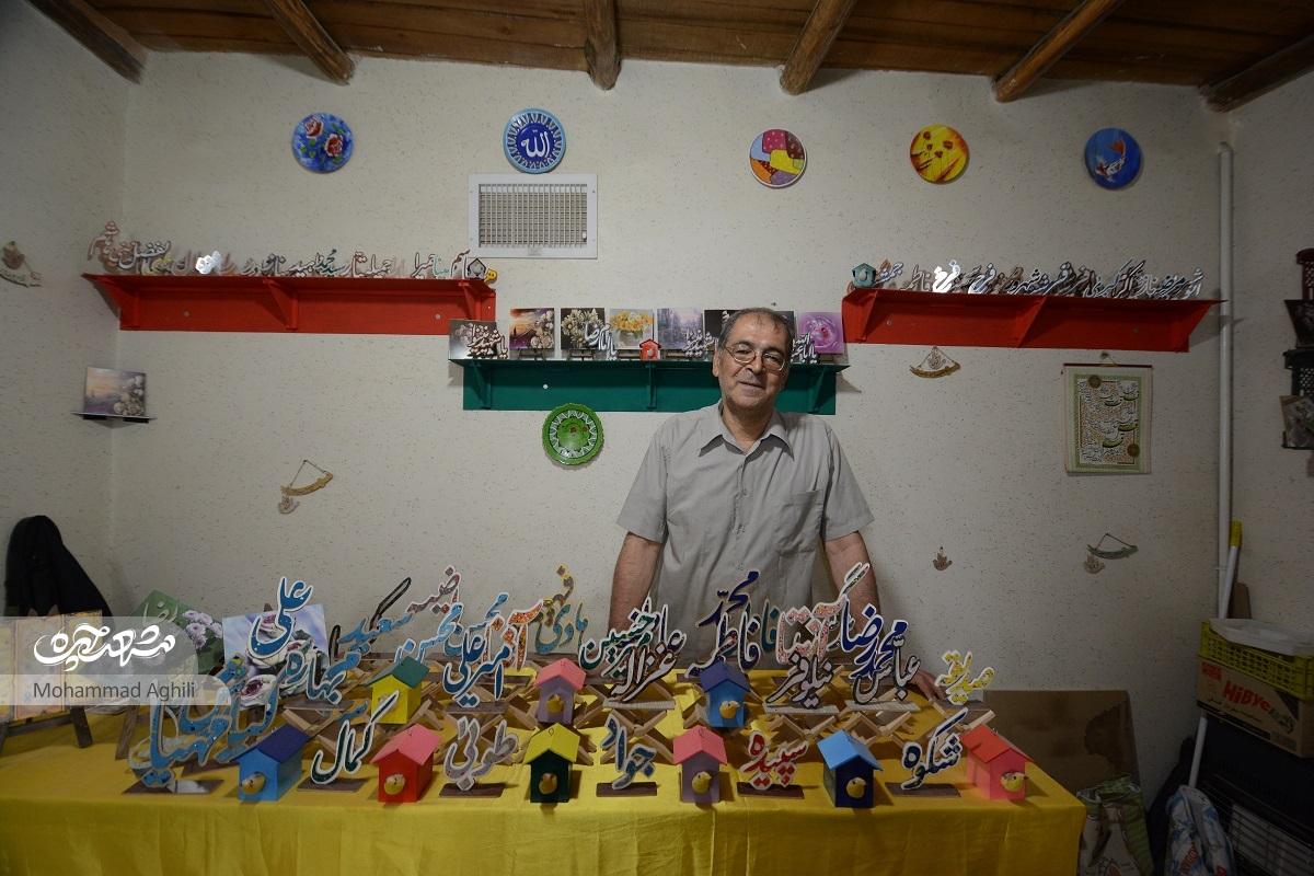 سعید رسولزاده در میان اهالی تئاتر مشهد به «آقارجب» شهره است. سعید رسولزاده در میان اهالی تئاتر مشهد به «آقارجب» شهره است.