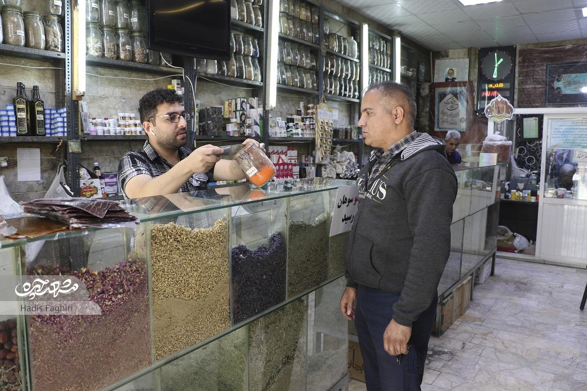 سید عباس طباطبایی ۴۵ ساله عطارباشی شهرک شهید رجایی است