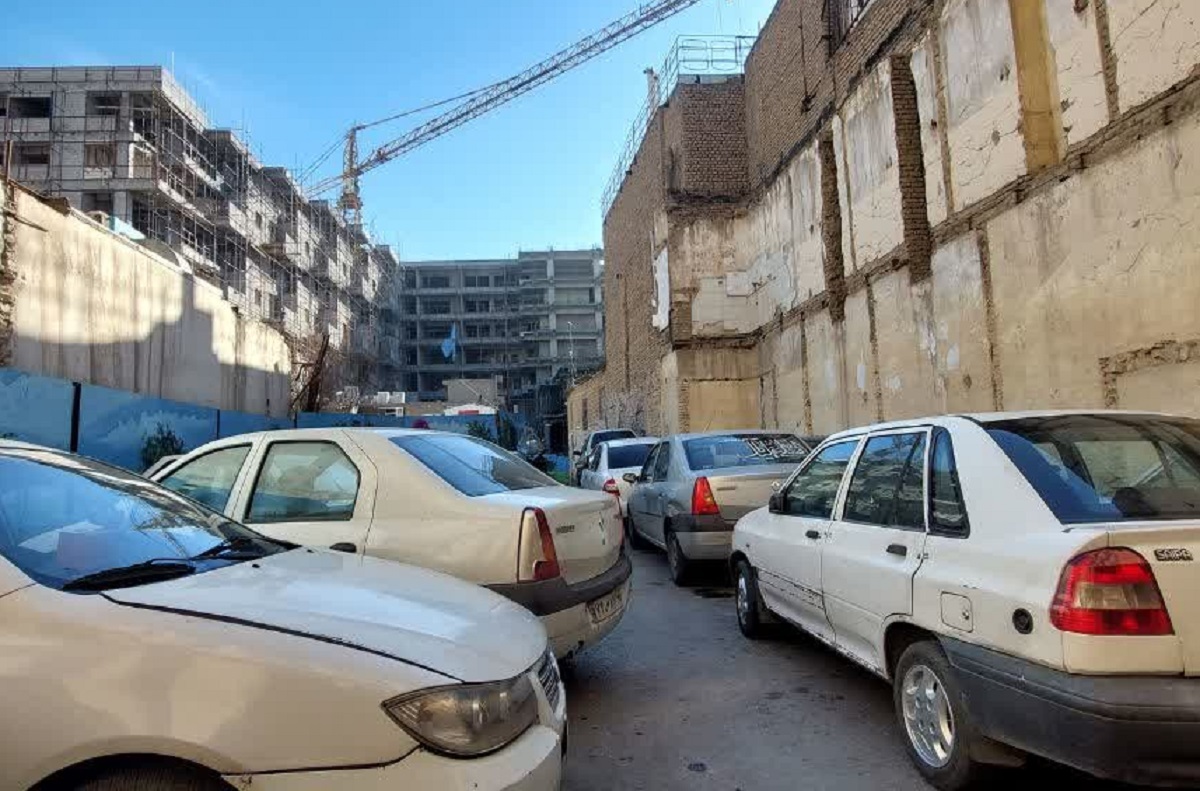 خالی از سکنه در پایین‌خیابان