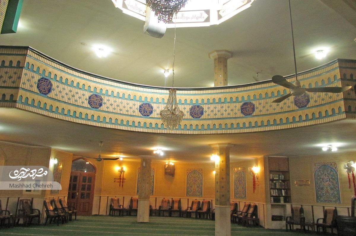 چراغ مسجد امیرالمومنین حتی در سپیده دم هم روشن است