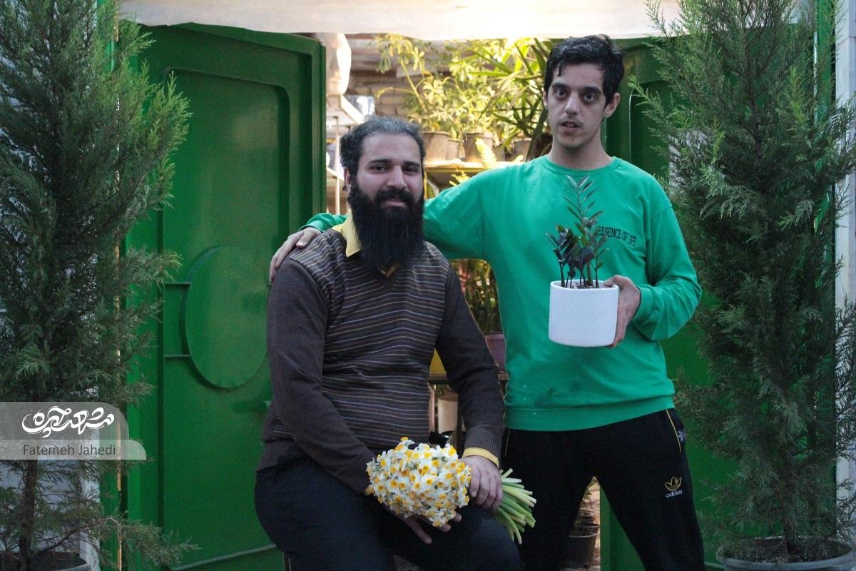 نوع‌دوستی گل‌فروش محله آزادشهر با گل