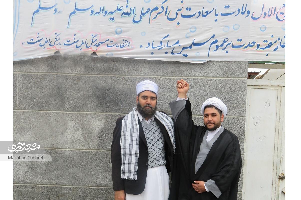 همسایگی دیوار به دیوار حسینیه با مسجد مکی در محله « مهدی‌آباد»