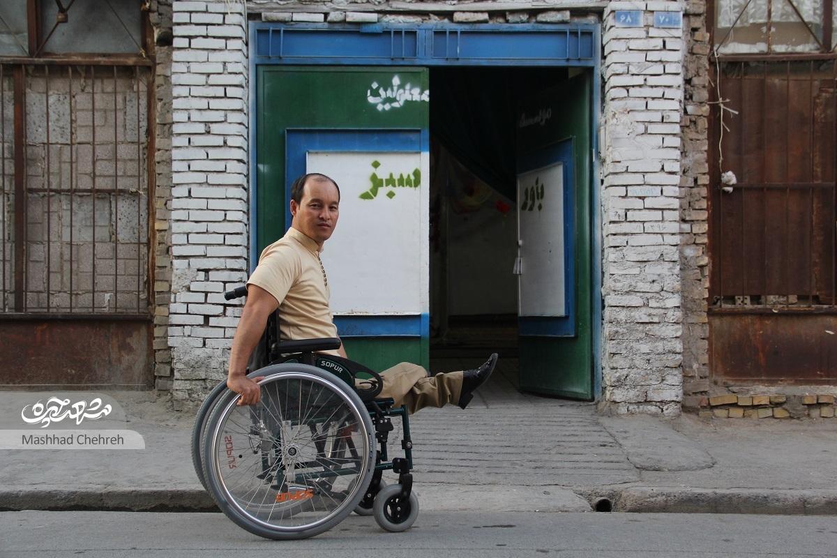 ایستاده بر دو دست ایستاده بر دو دست