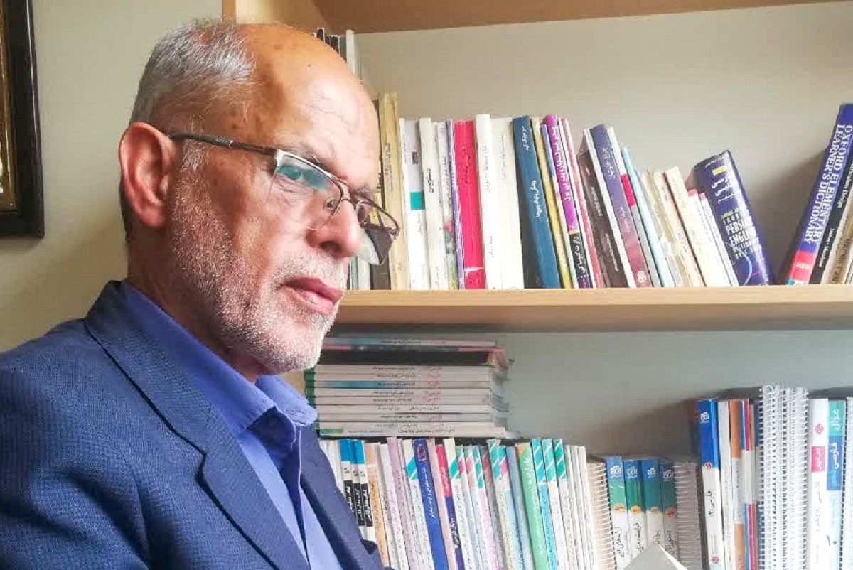 دوباره پشت نیمکت‌ها در مدرسه خاقانی