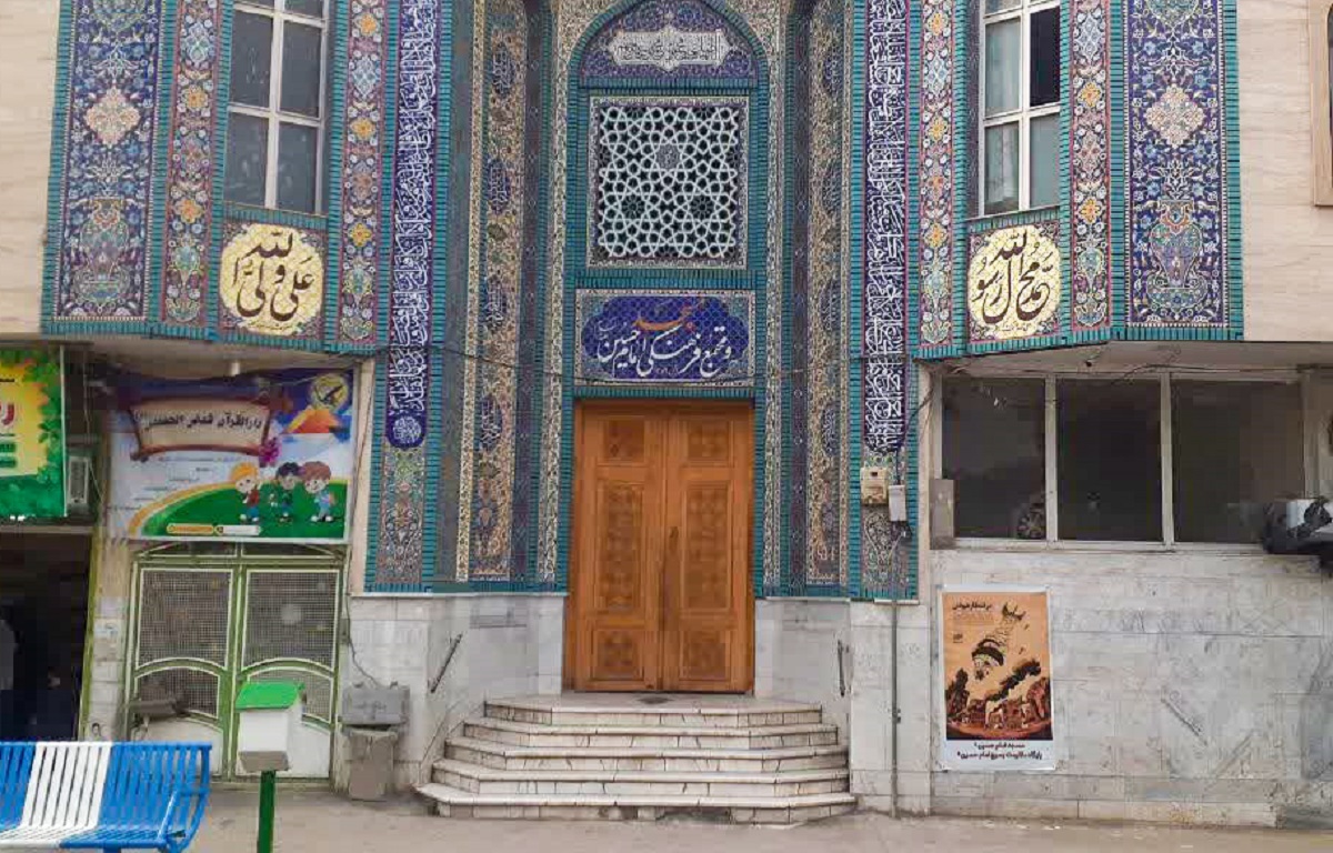 معبری با خانههای یک شکل در ادیب معبری با خانههای یک شکل در ادیب