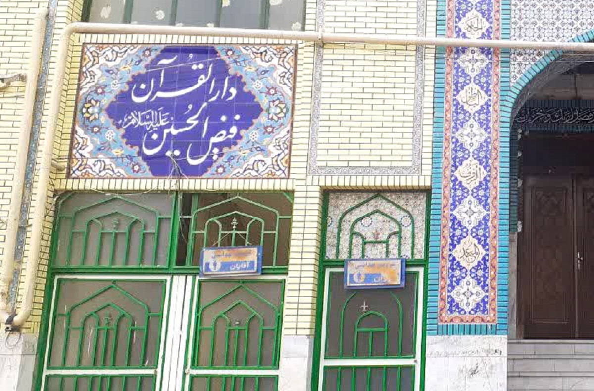 معبری با خانههای یک شکل در ادیب معبری با خانههای یک شکل در ادیب