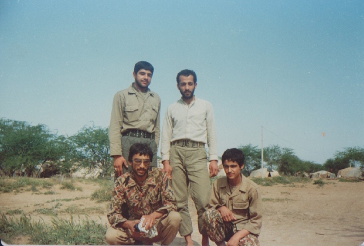 شهید محسن خاکسار همه را شیفته خود می‌کرد