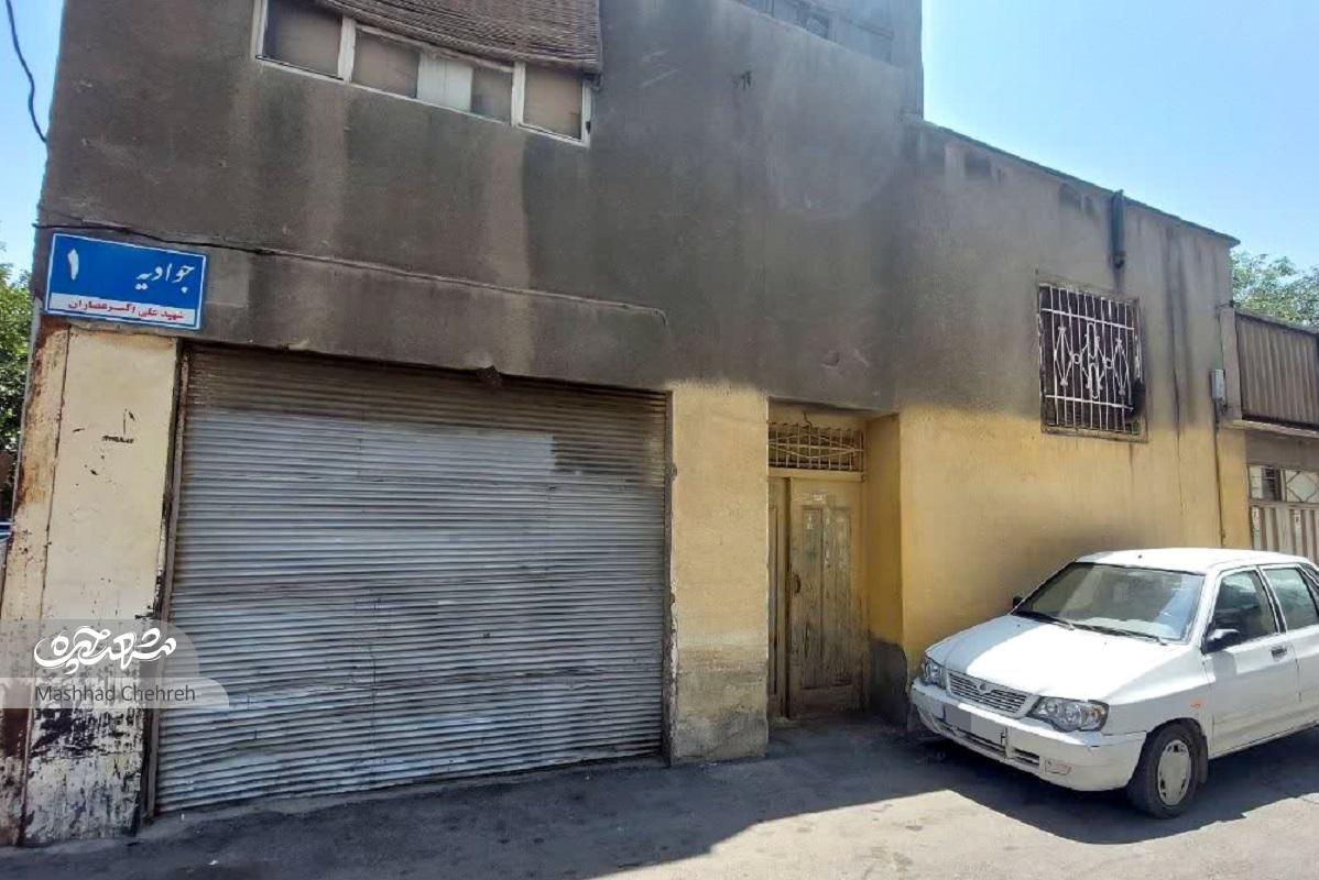 کوچه یخدان قدیم در پایین خیابان کوچه یخدان قدیم در پایین خیابان