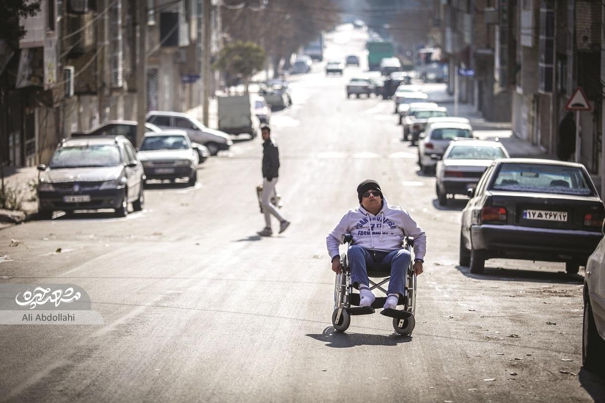 مادر «مهدی» از نگهداری فرزند معلولش خسته نمیشود مادر «مهدی» از نگهداری فرزند معلولش خسته نمیشود
